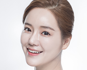 Upper eyelid/Lower eyelid Lifting